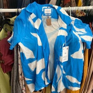 NWT Denim & Flower Ricky Singh Short Sleeve Blue And White Tie Dye Button Down